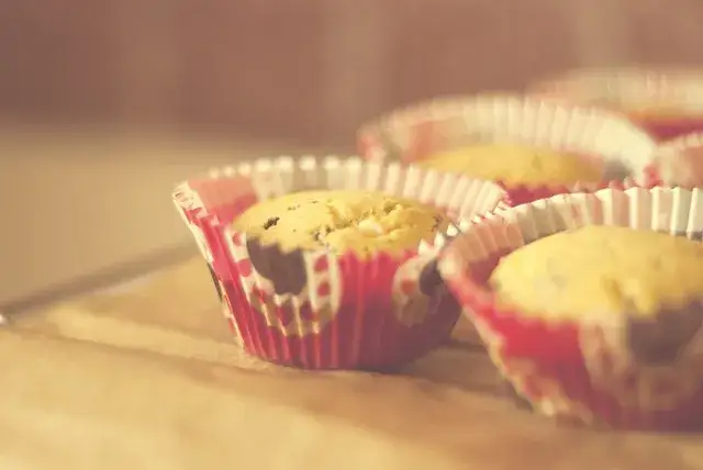 Zdjęcie W czym piec muffinki, aby uniknąć zakalca i uzyskać idealny efekt