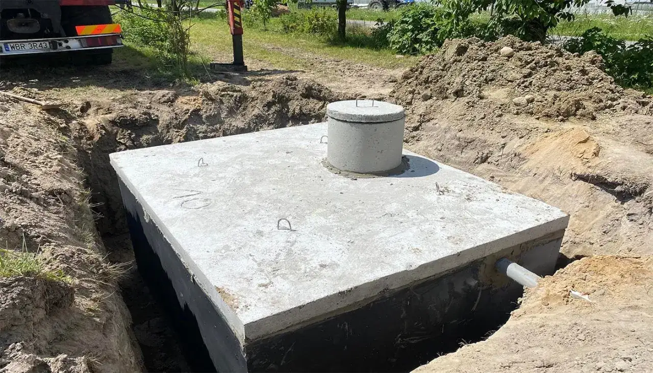 Zdjęcie Ile kosztuje szambo betonowe? Prawda, która zaskoczy każdego inwestora