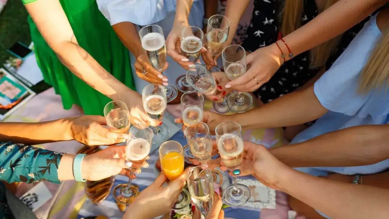 Zdjęcie Jak opisać fakturę za imprezę integracyjną, aby uniknąć problemów?