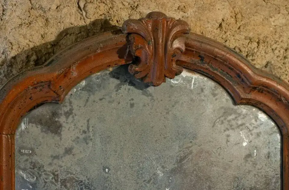 Zdjęcie Gdzie wyrzucić lustro? Bezpieczne metody utylizacji i porady