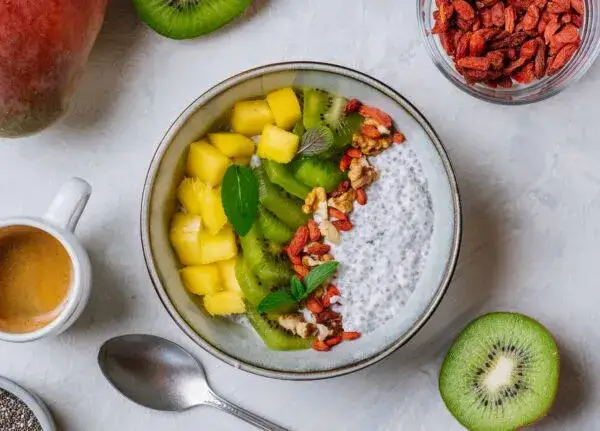 Zdjęcie Ile kalorii ma sałatka? Sprawdź, co naprawdę jesz i chudnij zdrowo