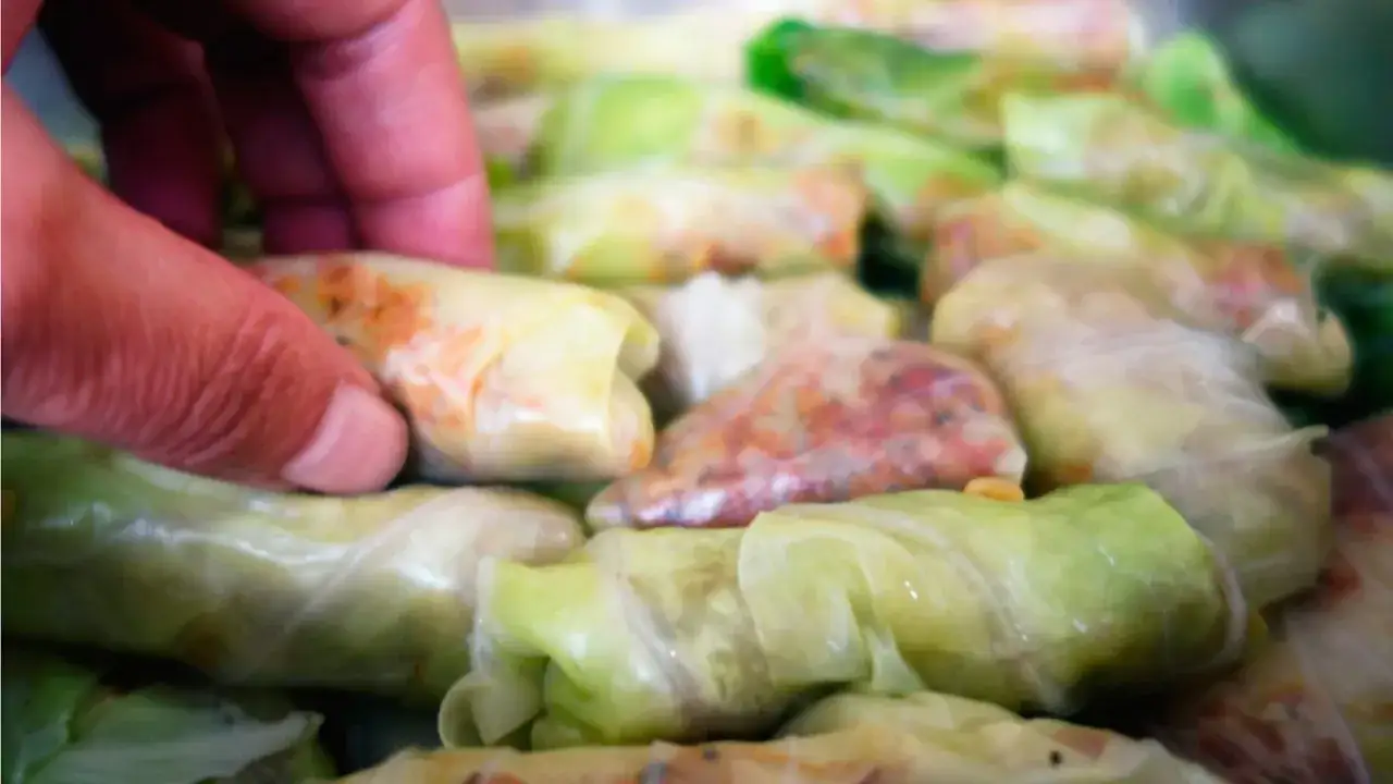 Zdjęcie Idealne surówki do gołąbków, które zachwycą Twoje podniebienie