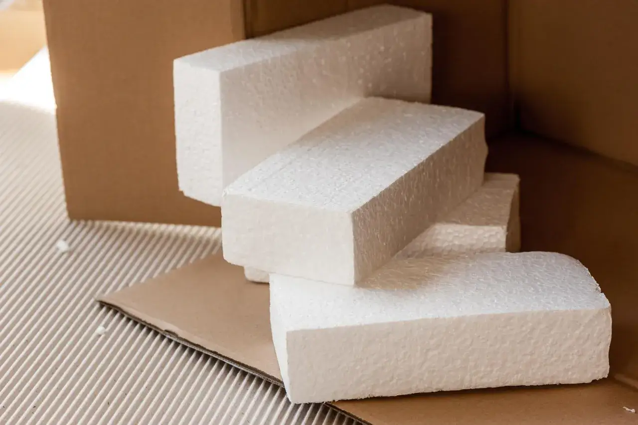 Zdjęcie Czy styropian rzeczywiście podlega recyklingowi? Poznaj fakty i korzyści recyklingu tego materiału
