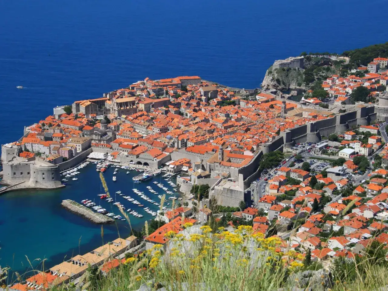 Zdjęcie Ile trwa lot do Chorwacji z Warszawy? Czas lotu i ważne informacje