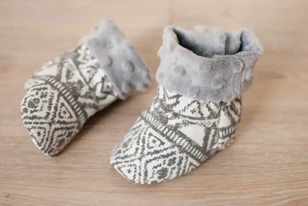 Zdjęcie Jak uszyć buty dla niemowlaka - proste kroki i unikanie błędów