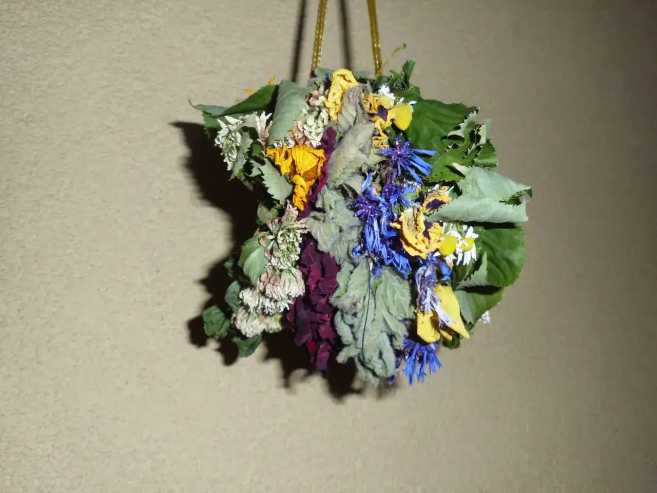 Zdjęcie Kiedy święci się wianki w kościele? Odkryj ich znaczenie i tradycje