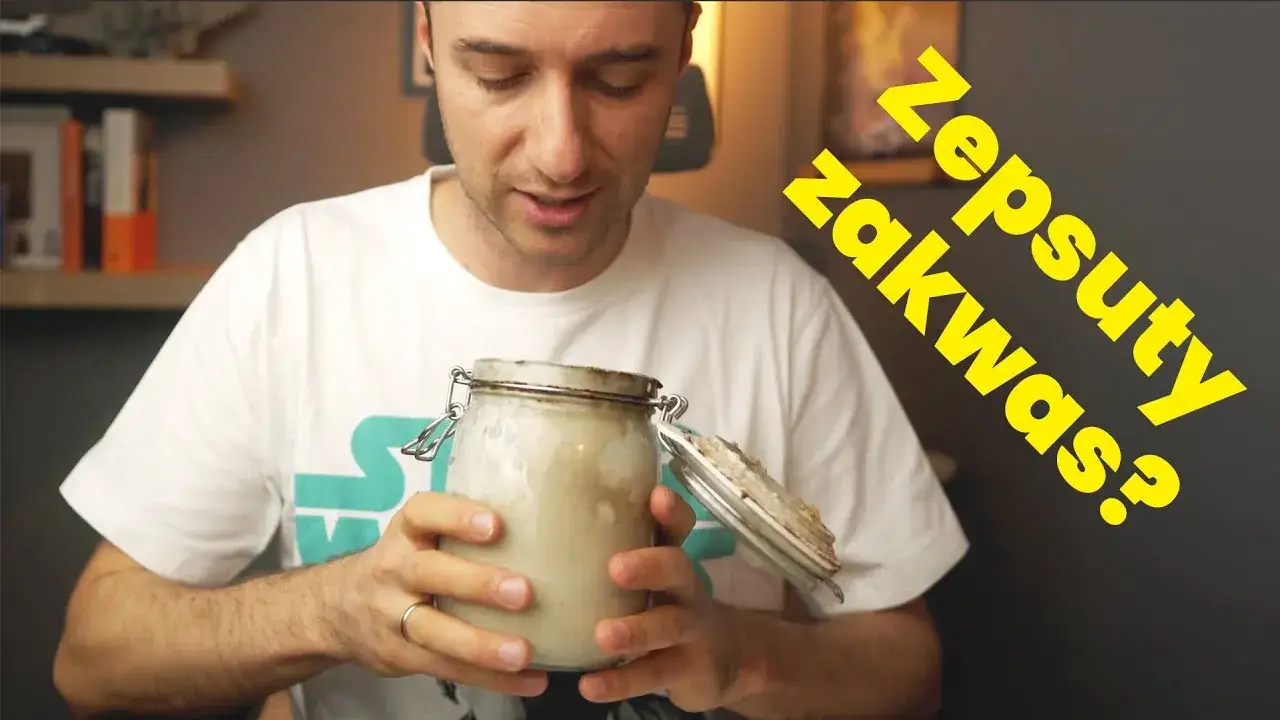 Zdjęcie Jak wygląda zepsuty zakwas na chleb? Oznaki, które musisz znać