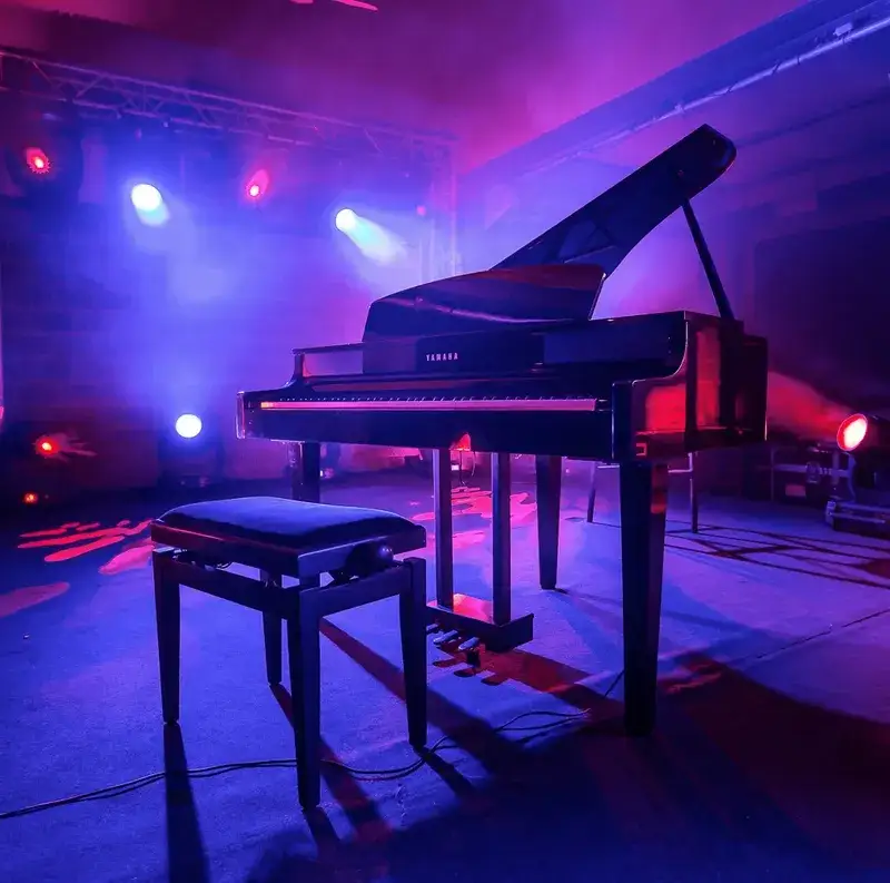 Zdjęcie Ile kosztuje wypożyczenie fortepianu? Sprawdź ceny i opcje wynajmu