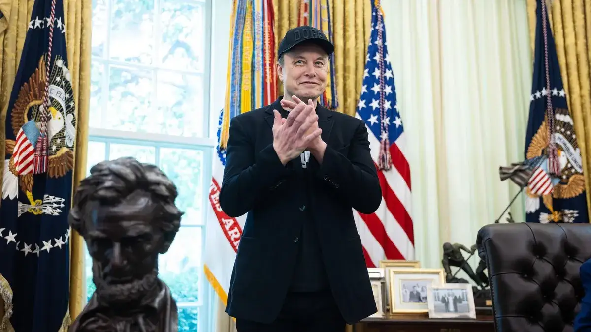 Zdjęcie Elon Musk w gabinecie Donalda Trumpa - co na to świat?