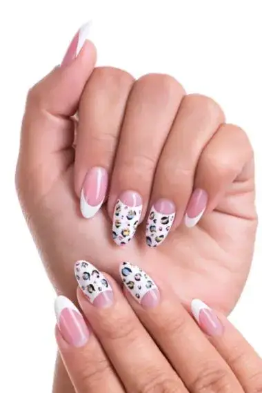 Zdjęcie Manicure żelowy – co to jest, jak wygląda i czy warto go wybrać?