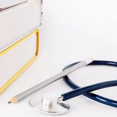 Zdjęcie Ile lat trwają studia medyczne? Poznaj pełny czas kształcenia lekarzy