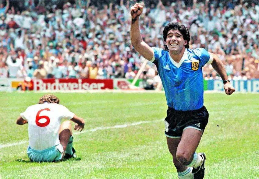 Zdjęcie Diego Maradona statystyki: Niezapomniane osiągnięcia legendy futbolu