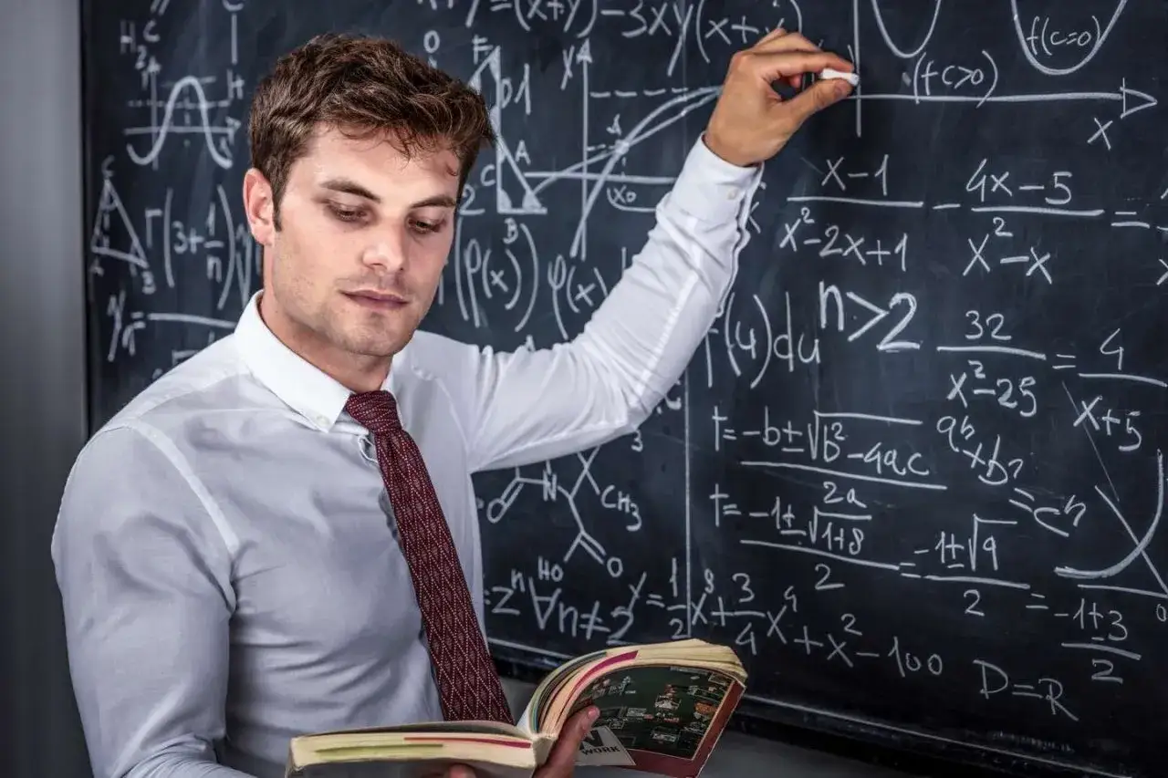 Zdjęcie Ile brać za korepetycje z matematyki? Sprawdź aktualne ceny i stawki