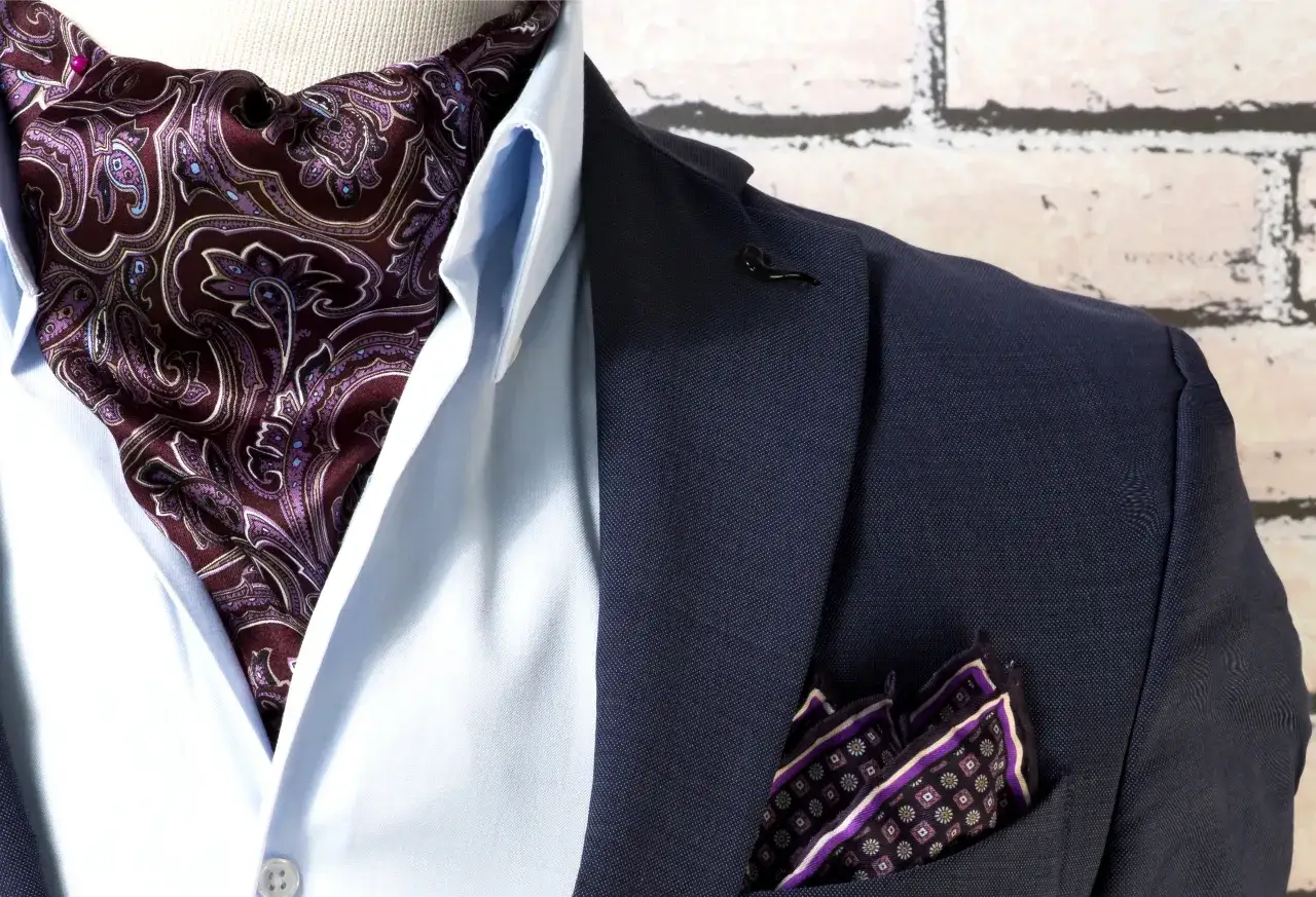 Zdjęcie Nowoczesne alternatywy - co zamiast krawata dla eleganckiego mężczyzny