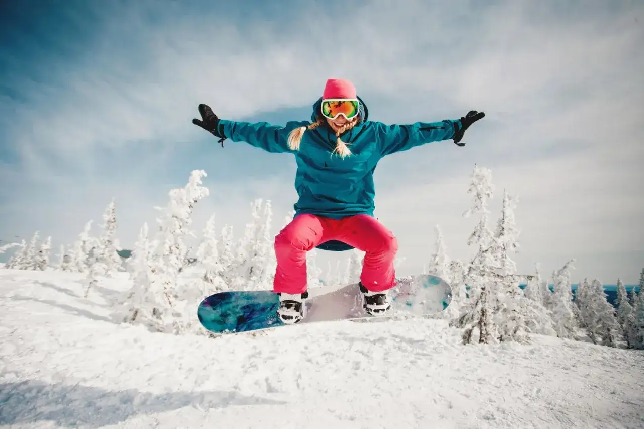 Zdjęcie Jak nauczyć się jeździć na snowboardzie i uniknąć najczęstszych błędów