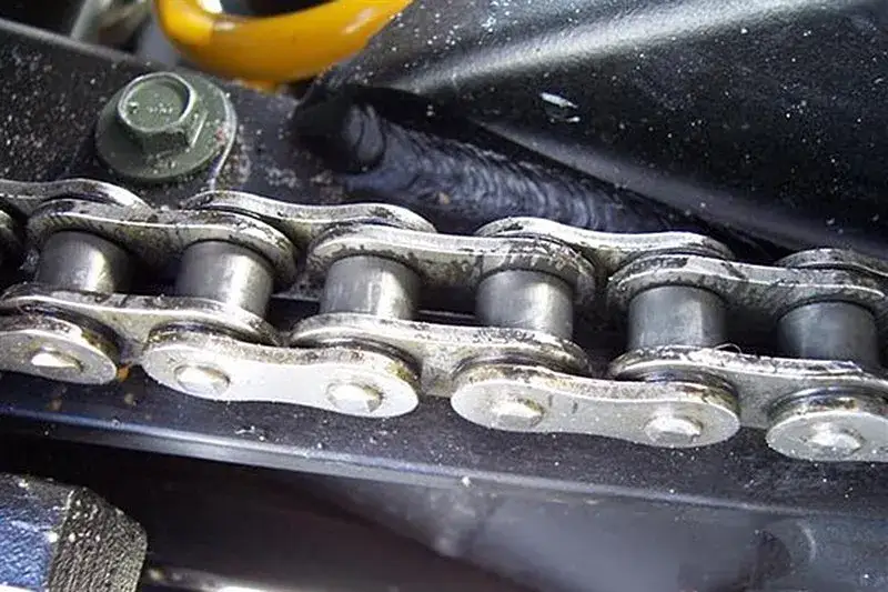 Zdjęcie Jak zakuć łańcuch motocyklowy i uniknąć problemów z jego trwałością