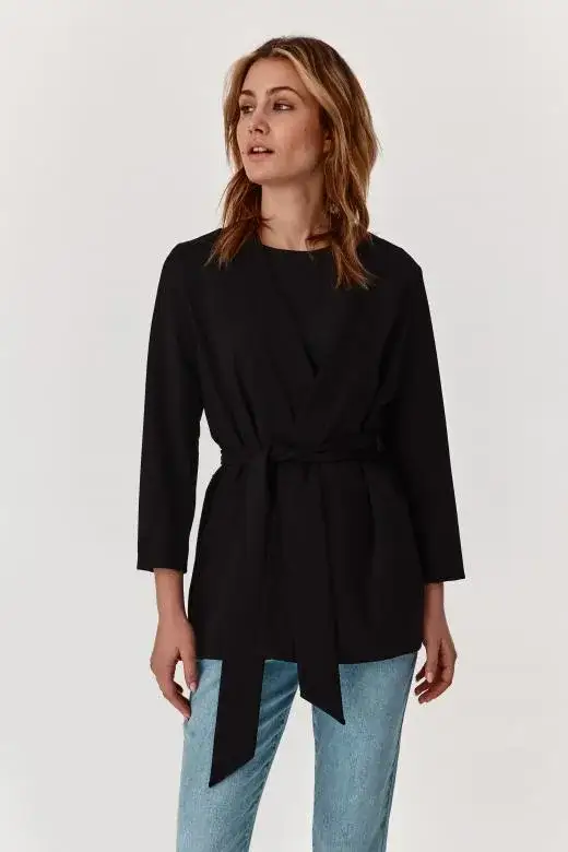 Zdjęcie Kimono damskie na co dzień: stylowe inspiracje i porady noszenia