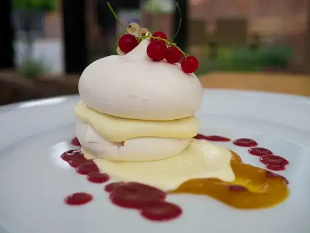 Zdjęcie Gdzie kupić blaty bezowe w Warszawie? Sprawdź najlepsze miejsca