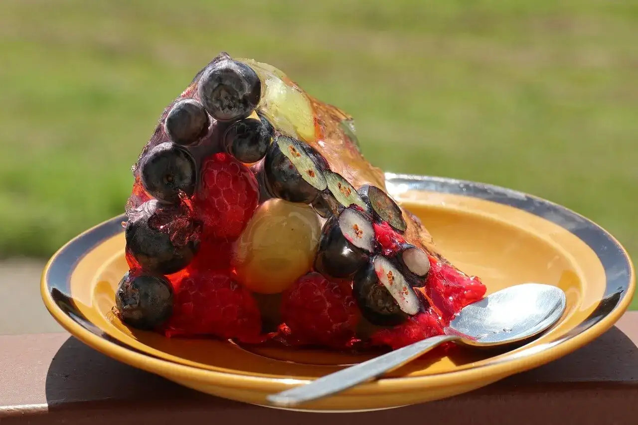 Zdjęcie Jak długo tężeje galaretka? Odkryj sekrety szybkiego stężenia