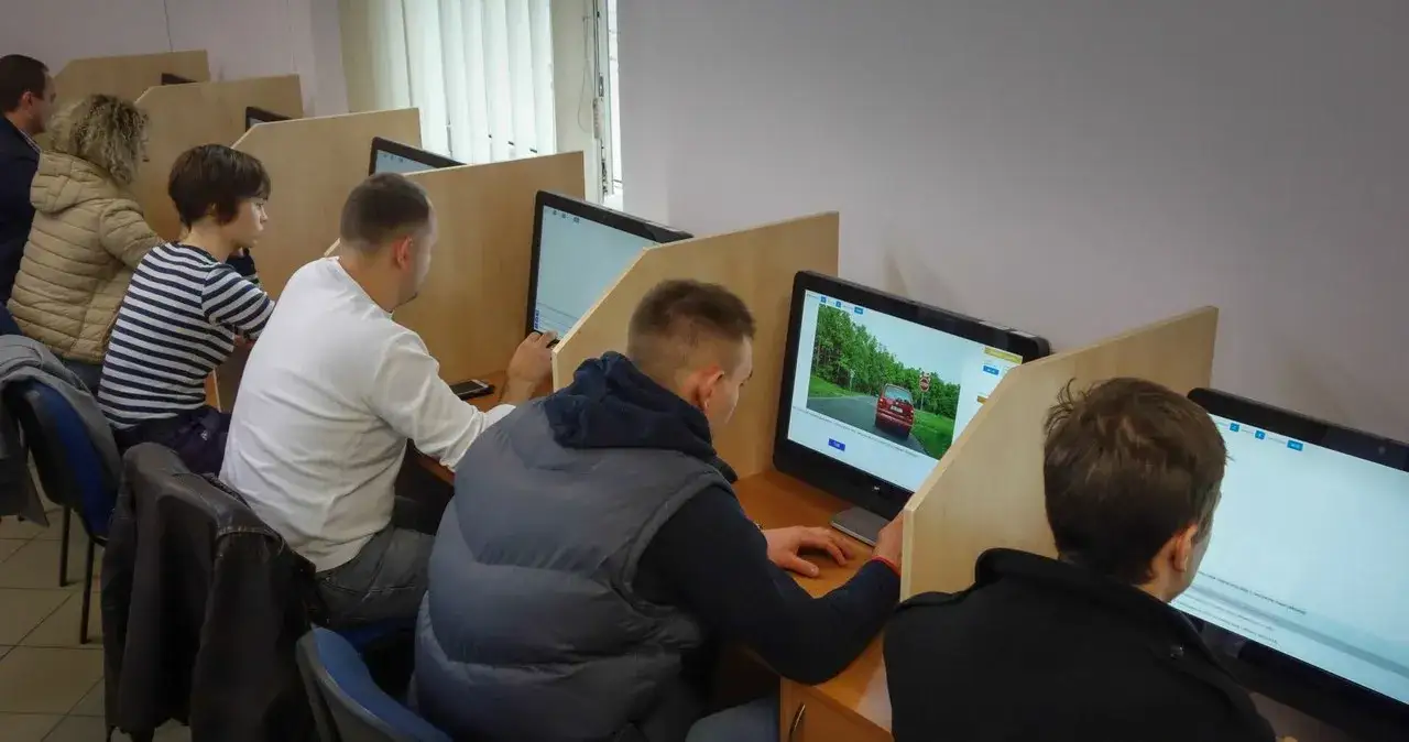 Zdjęcie Ile procent trzeba zdobyć, żeby zdać teorię na prawo jazdy?