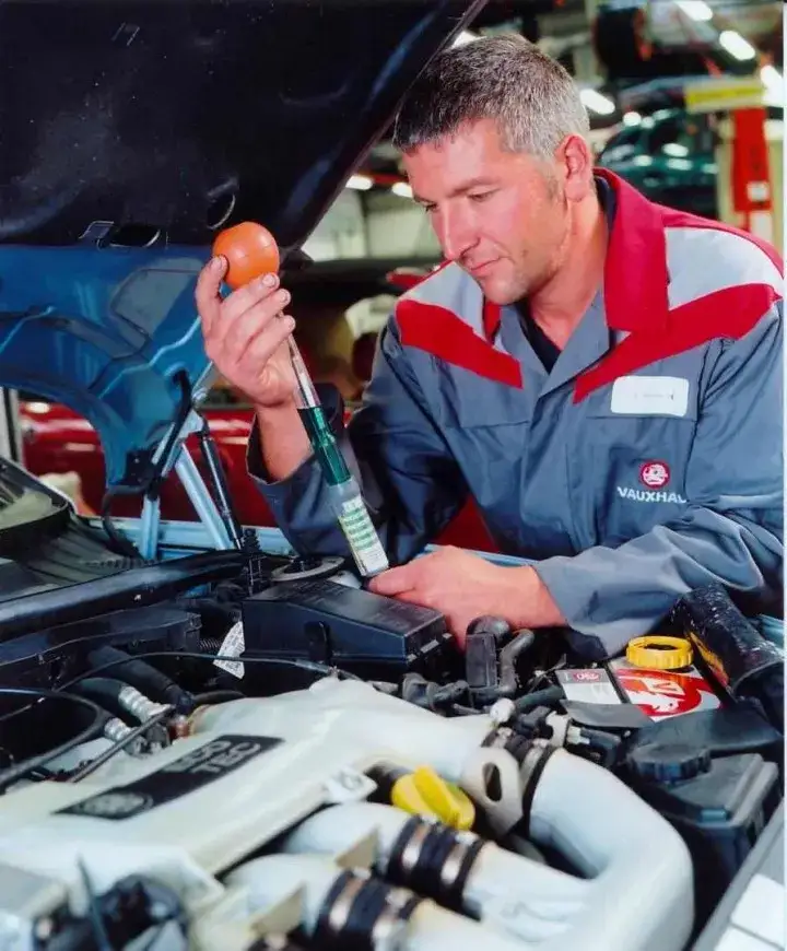 Zdjęcie Skuteczne metody, czym odkamienić chłodnicę bez ryzyka uszkodzeń