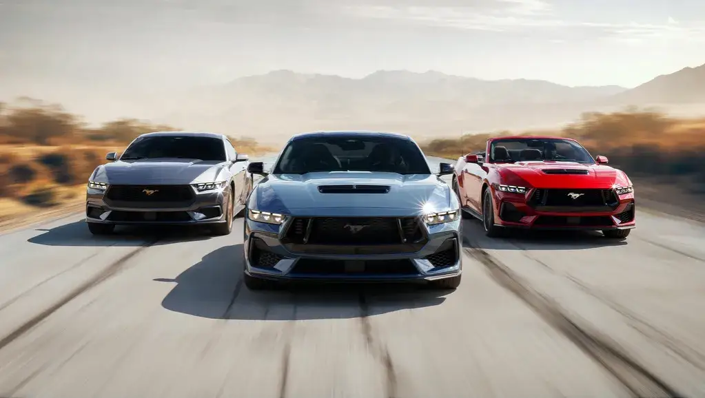 Zdjęcie Ford Mustang - jaki silnik wybrać do amerykańskiej legendy? Porównujemy