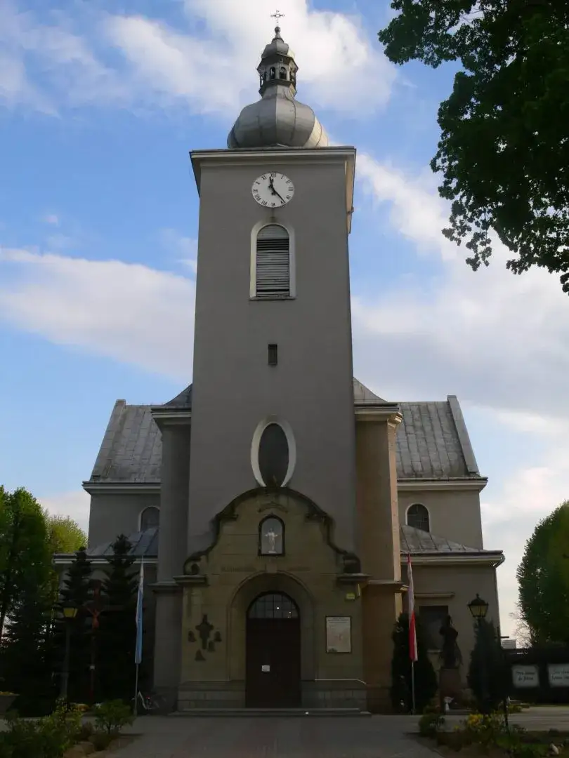 Zdjęcie Sanktuarium Cmolas: Historia objawienia i jego znaczenie dla wiernych