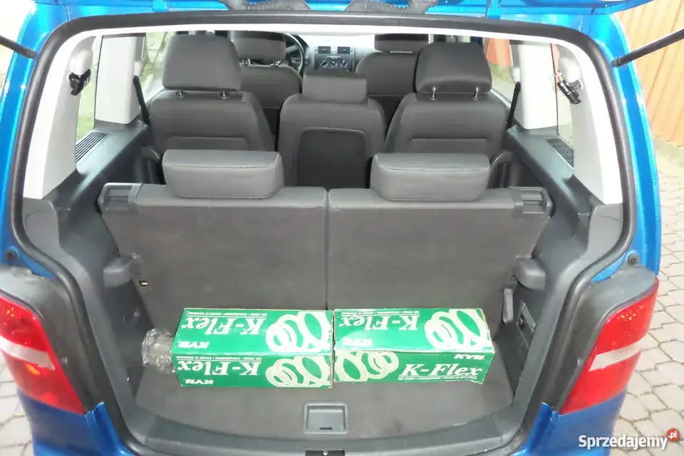 Zdjęcie Gdzie dokładnie jest koło zapasowe w VW Touran 7-osobowym? Sprawdź teraz!