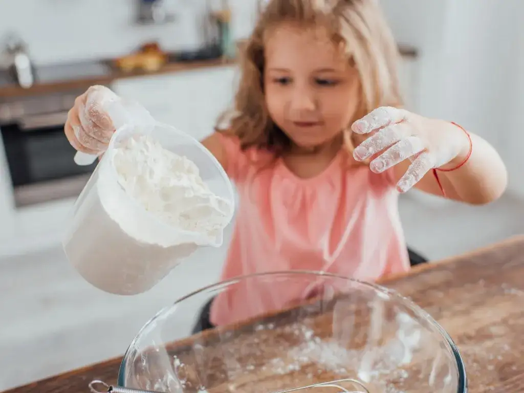 Zdjęcie 420 gram mąki ile to szklanek? Prosty przelicznik bez błędów w kuchni