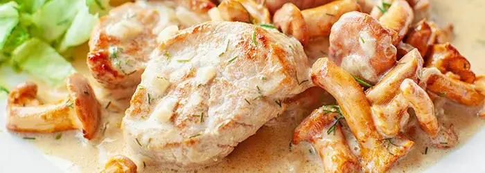 Zdjęcie Polędwiczki w sosie kurkowym z czym podawać, aby zachwycić gości