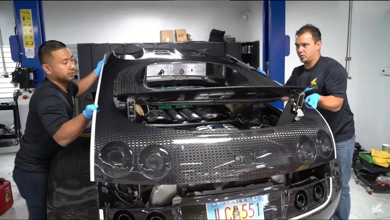 Zdjęcie Ile kosztuje wymiana oleju w Bugatti Chiron? Zaskakujące ceny serwisu