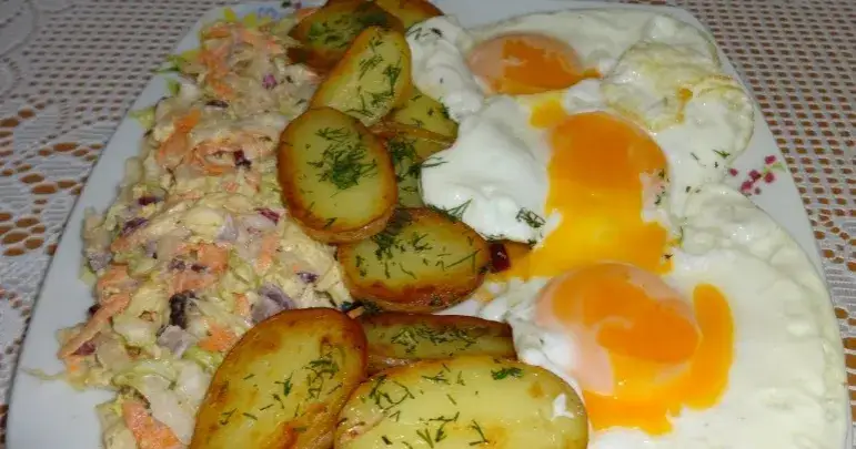 Zdjęcie Najlepsze surówki do jajka sadzonego, które zaskoczą Twoje podniebienie