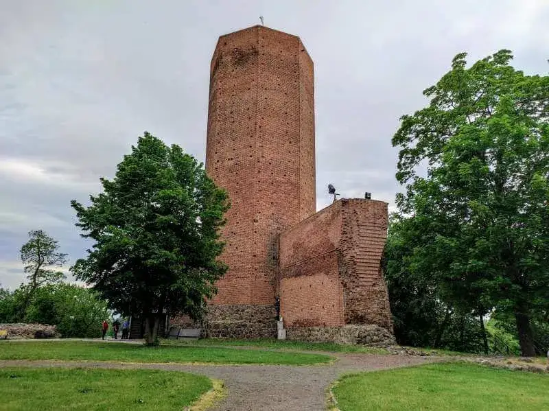 Zdjęcie Zamek w Kruszwicy: Fascynująca historia i tajemnice, które musisz poznać