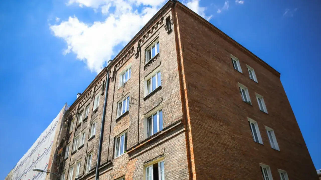 Zdjęcie Osiedle w Warszawie jak osiedle: por&oacute;wnanie Zasadowa i Starodęby