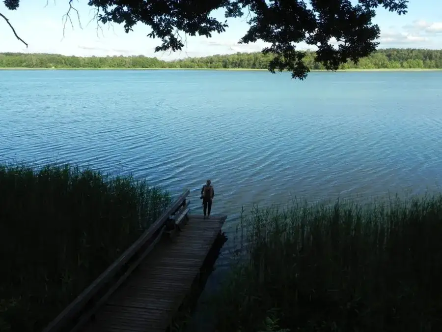 Zdjęcie Jezioro Borzechowskie Wielkie: wszystko co musisz wiedzieć na wakacje 2025