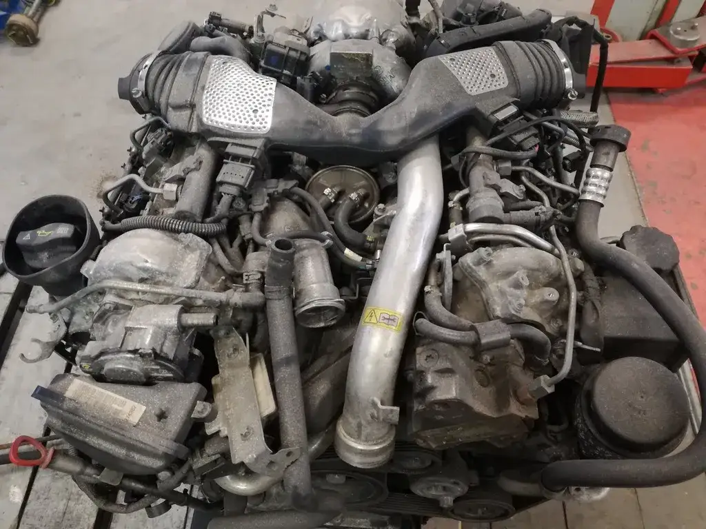 Zdjęcie Mercedes R Klasa jaki silnik wybrać – unikaj kosztownych błędów