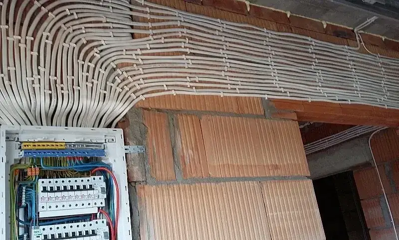 Zdjęcie Instalacja elektryczna w domu: Kompletny poradnik krok po kroku
