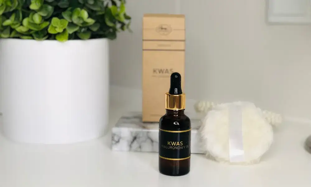 Zdjęcie Jak prawidłowo używać serum z kwasem hialuronowym, aby uniknąć błędów i cieszyć się efektem