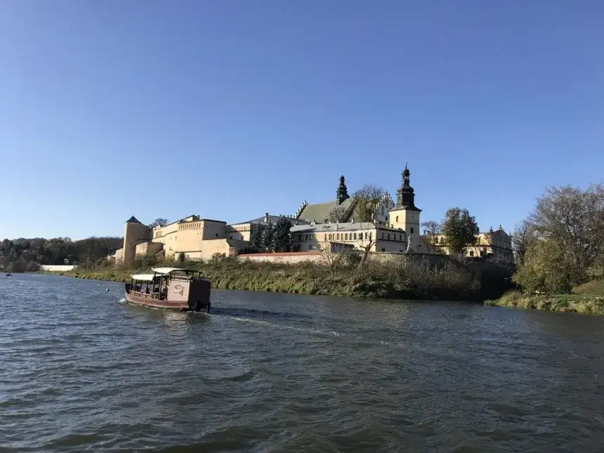 Zdjęcie Nad jaką rzeką leży Kraków? Odkryj tajemnice Wisły i jej znaczenie