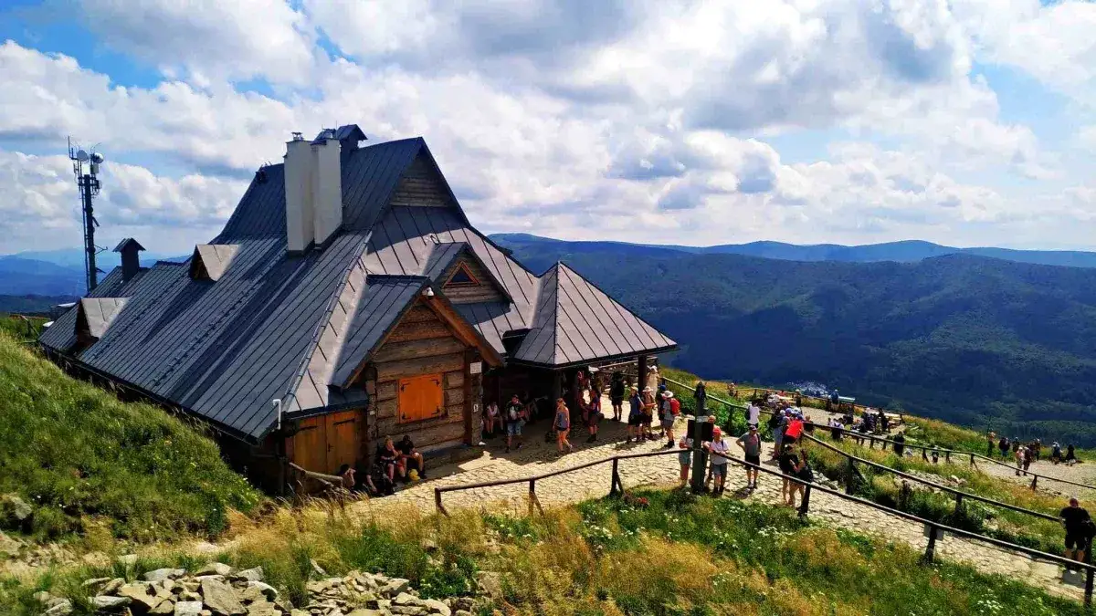 Zdjęcie Bacówka Bieszczady - idealne miejsca na wypoczynek w górach