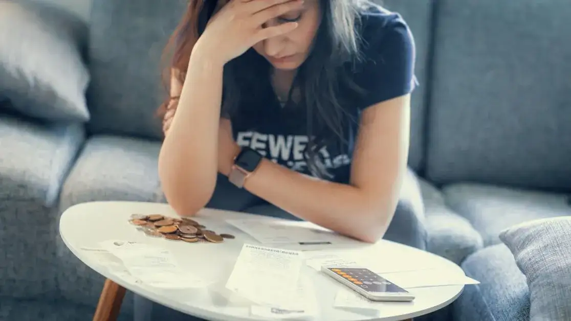 Zdjęcie Jak zajęcie komornicze wpływa na wynagrodzenie z umowy zlecenia