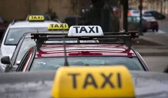 Zdjęcie Ile kosztuje taxi z Torunia do Ciechocinka? Sprawdź ceny i porady