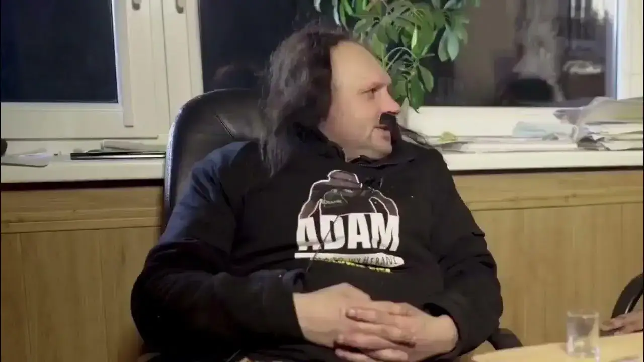 Zdjęcie Kim jest Adam Mechanik z Królowie Żyta? Odkryj jego tajemnice i cytaty