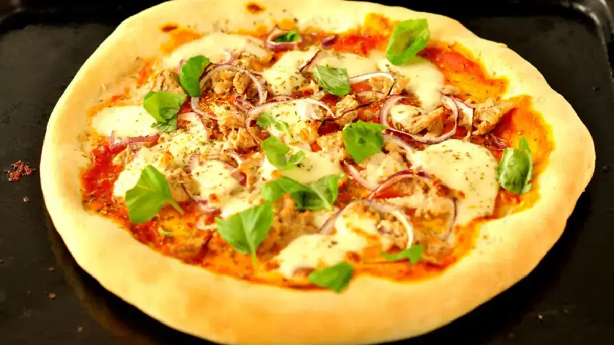 Zdjęcie Ciasto na pizzę jak z pizzerii – idealne przepisy i techniki na pewno zaskoczą