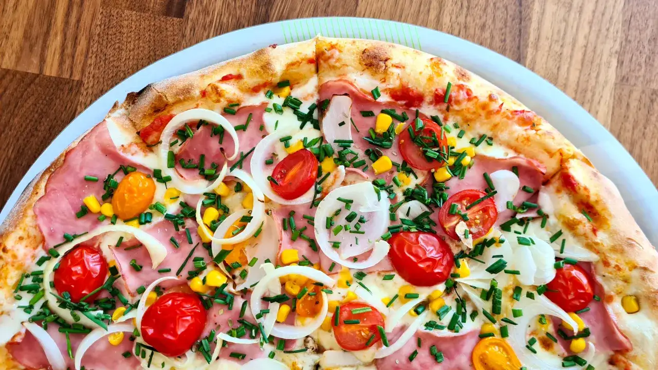 Zdjęcie Ile cm ma pizza XXL w Domino's? Zaskakująca średnica pizzy!