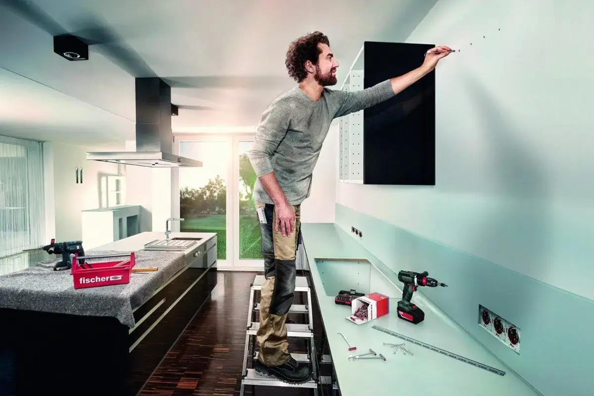 Zdjęcie Jak przykleić karton gips do ściany - uniknij powszechnych błędów