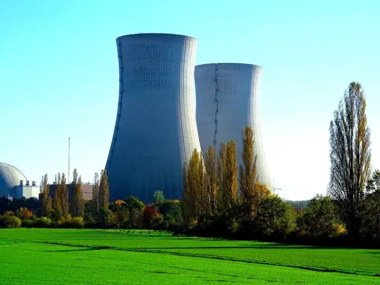 Zdjęcie Czy w Polsce powinna powstać elektrownia jądrowa? Argumenty i obawy