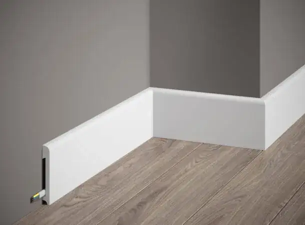 Zdjęcie Czym docinać listwy przypodłogowe, aby uniknąć błędów i strat?