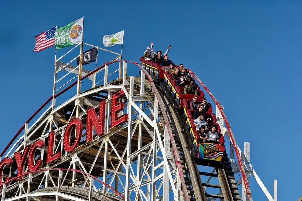 Zdjęcie Ferias y atracciones: Todo lo que necesitas saber para disfrutar al máximo