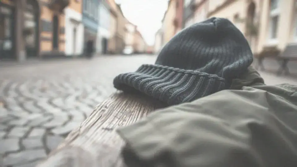 Zdjęcie Jak dobrać czapkę do butelkowej zielonej kurtki? Praktyczne porady stylizacyjne